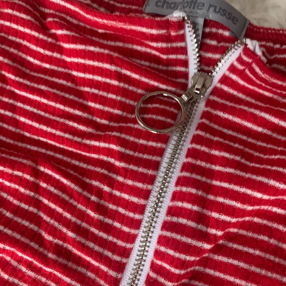 CHARLOTTE RUSSE red and white striped off the shoulder zipper detail croptop - Picture 3 of 5